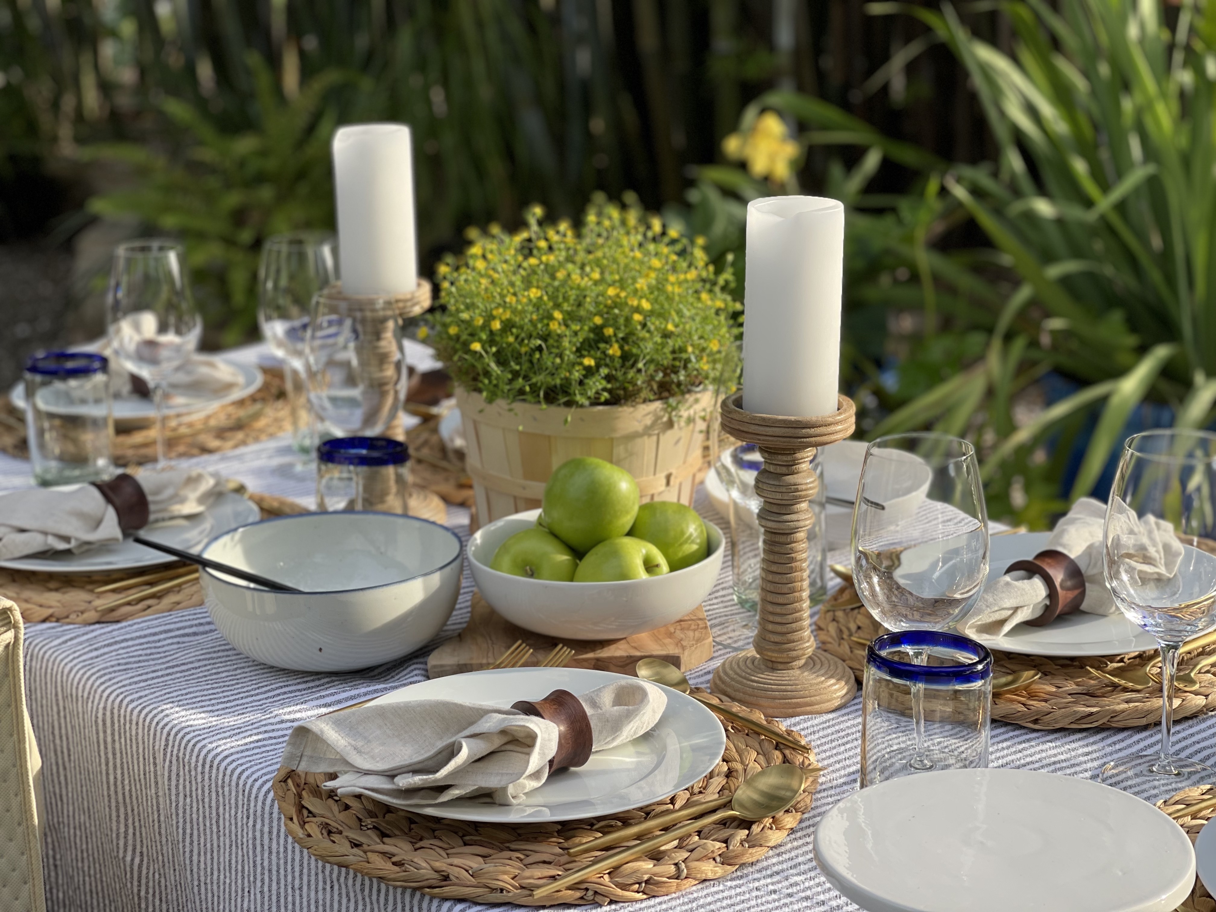 How to Create an Effortless Centerpiece